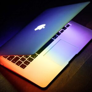 Apple MacBook Pro 13.3" LED